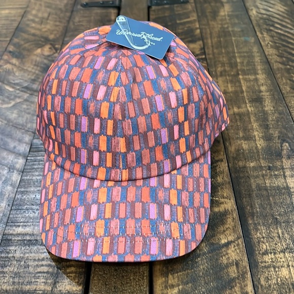 Women’s baseball hat by Universal Threads - Picture 4 of 8